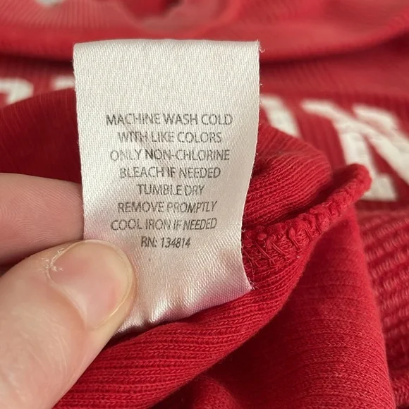 Wisconsin Red Ribbed Sweater - Picture 7 of 7